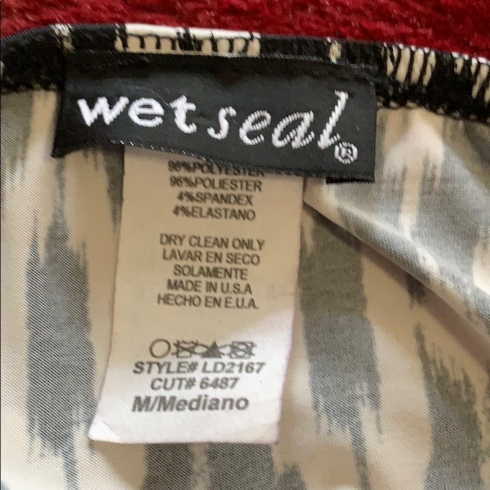 Dress - Picture 6 of 6